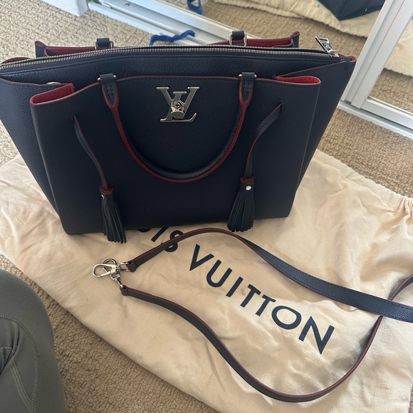 Louis Vuitton Lockmeto - Picture 6 of 8